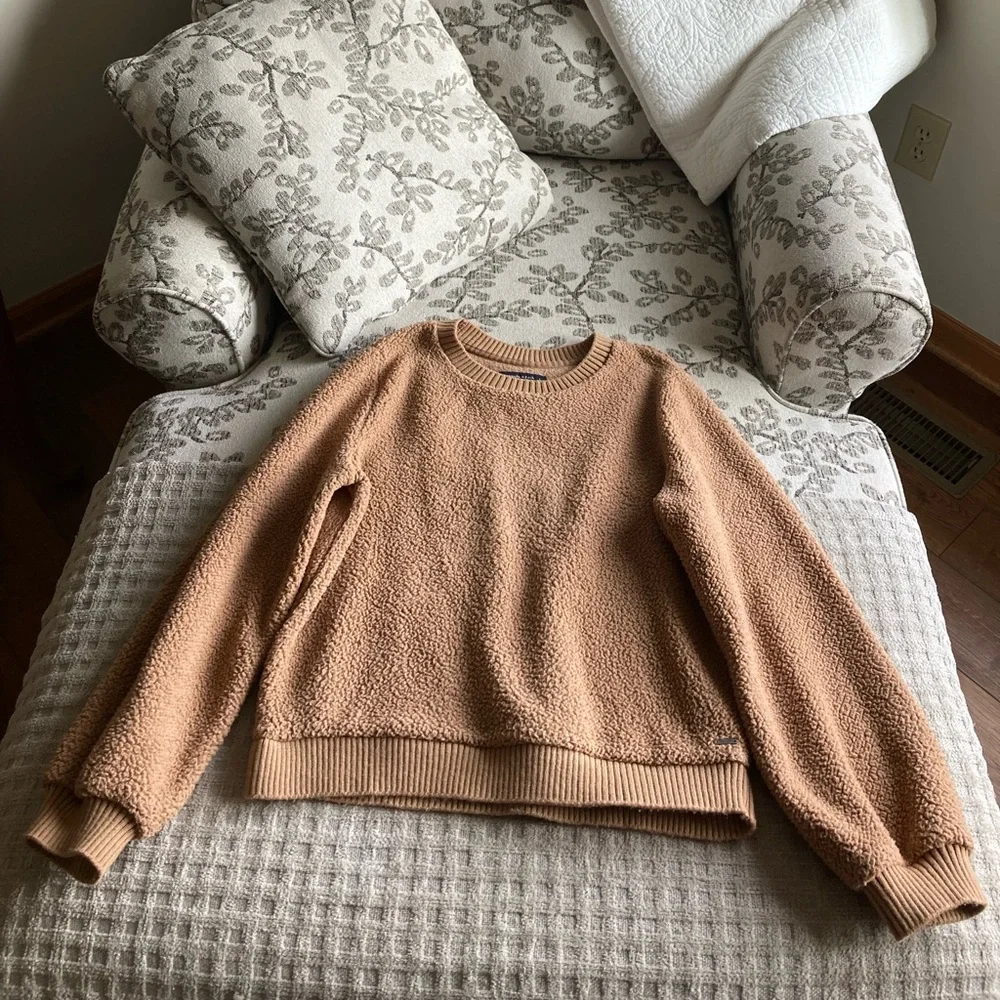Women’s Soft A & F Sherpa Size Large EUC Carmel Brown - Picture 1 of 3